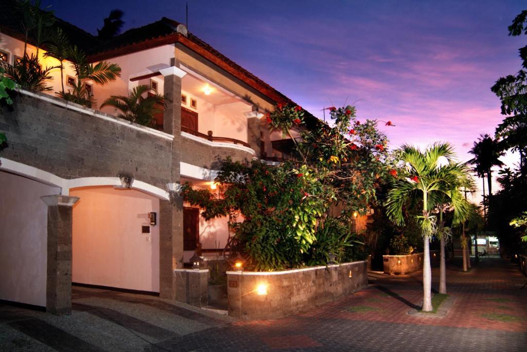 Hotel Taman Ayu 212 Denpasar Exterior foto