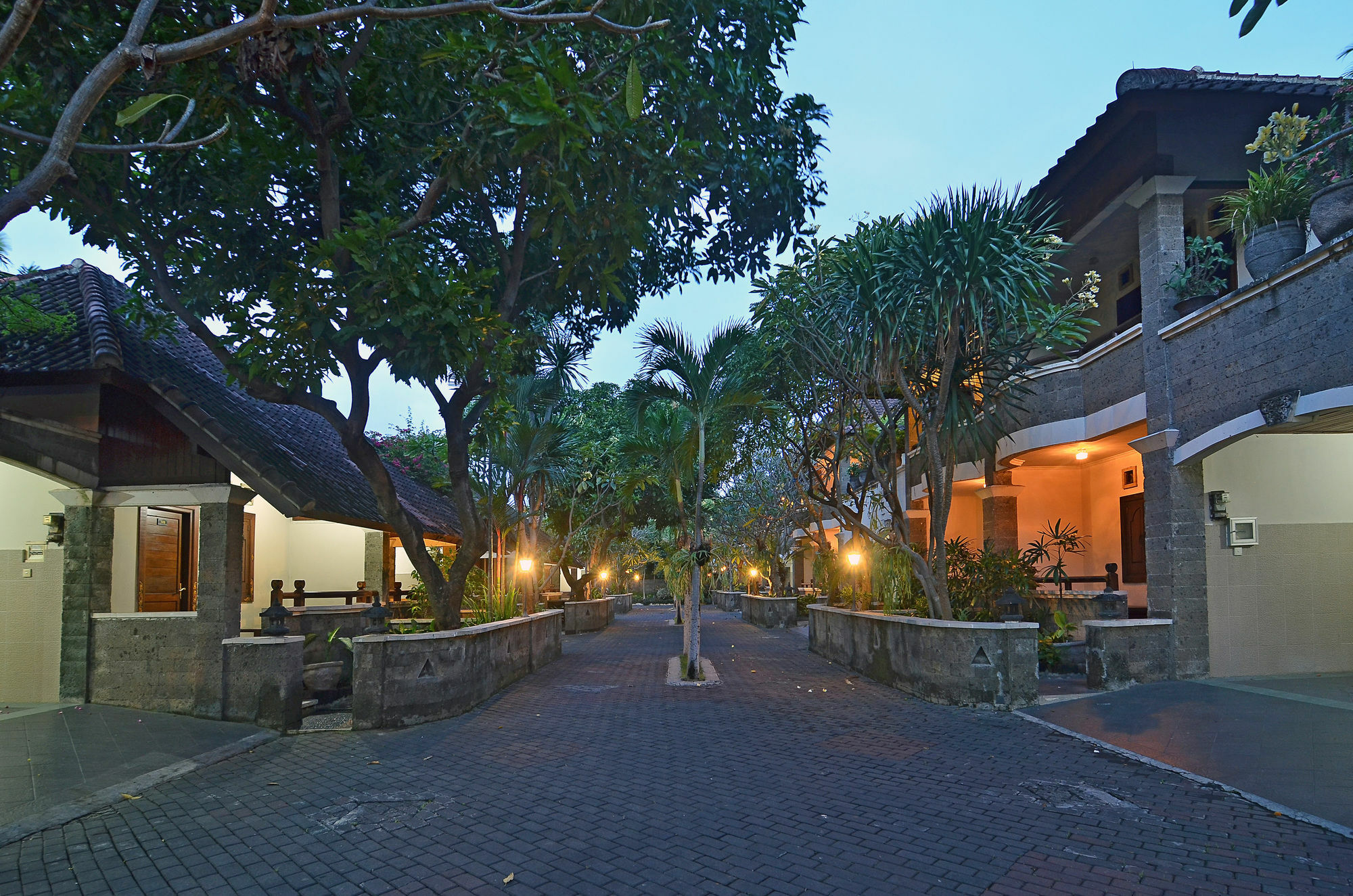 Hotel Taman Ayu 212 Denpasar Exterior foto